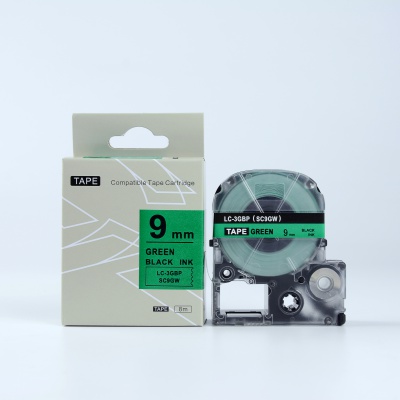 Epson HTC9GW, 9mm x 8m, text negru / fundal verde, banda compatibila